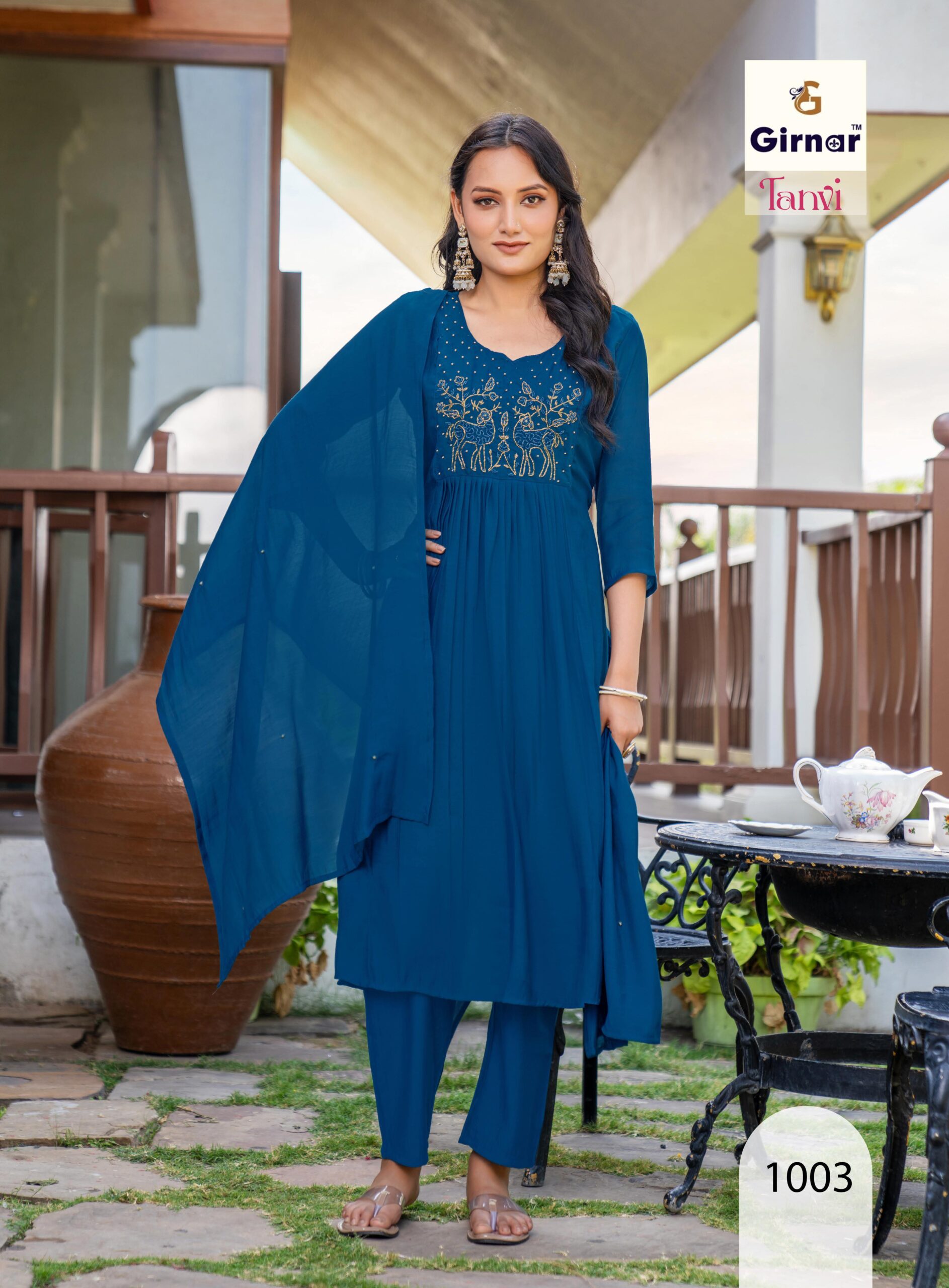 designs focus on effortless fashion easy to wear - Image 4